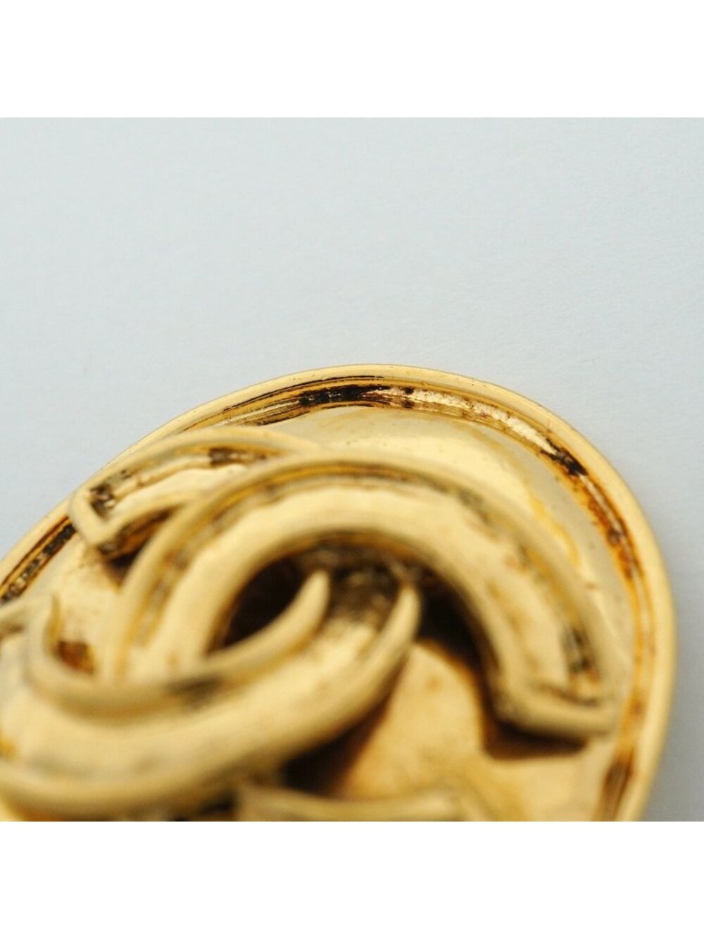 Chanel Earrings Vintage CC Logo Oval Gold Plated - Picture 7 of 9